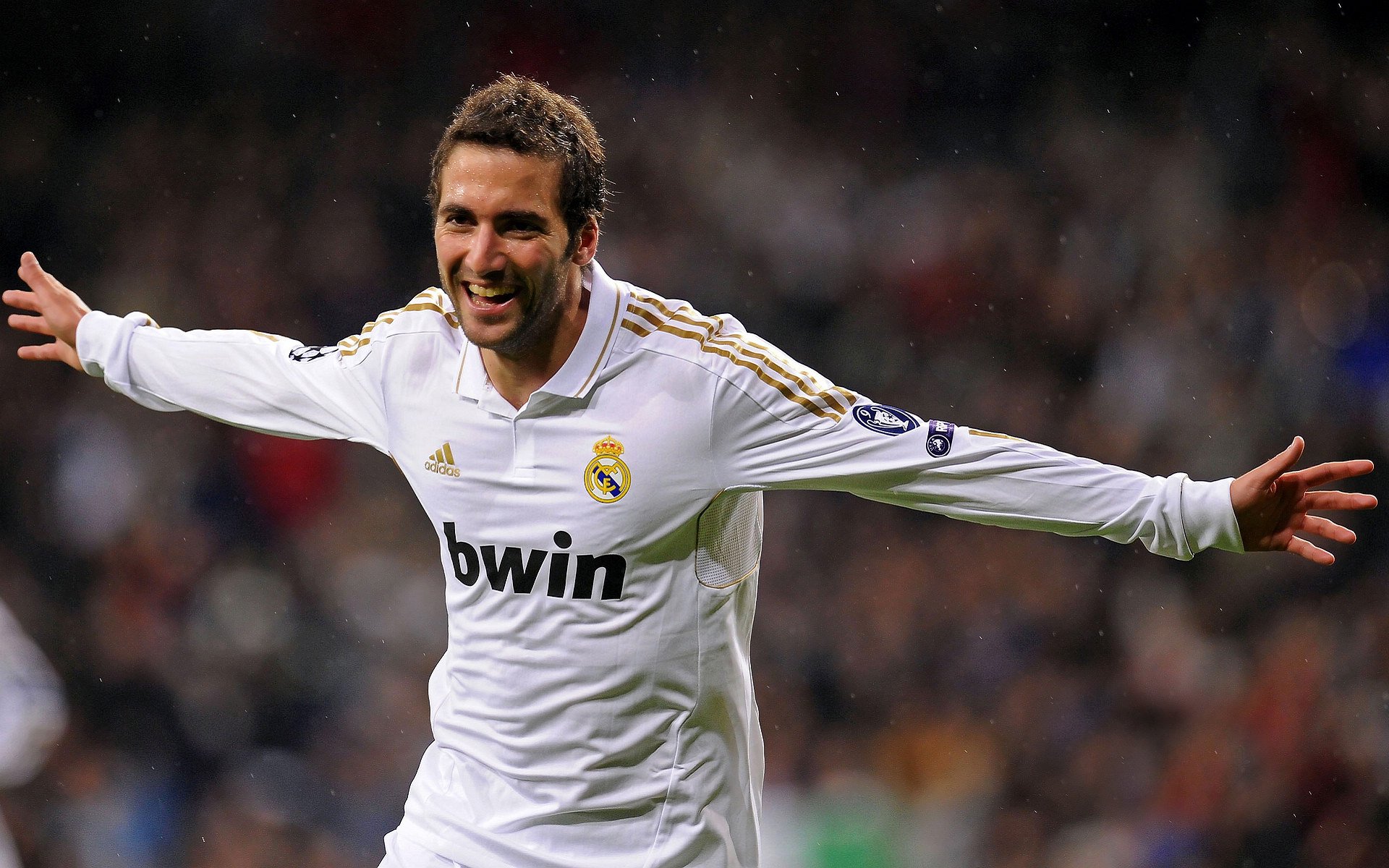 悬念重重！那些欧冠最扣人心弦的比赛时刻，欧冠史上最经典的比赛